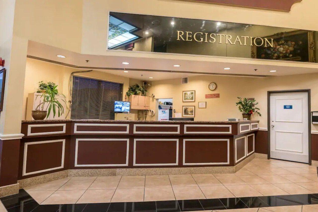 San Bernandino Inn & Suites 샌 베르나디노 외부 사진