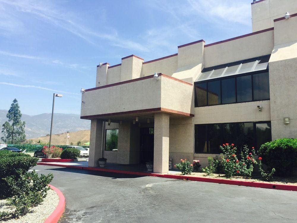 San Bernandino Inn & Suites 샌 베르나디노 외부 사진