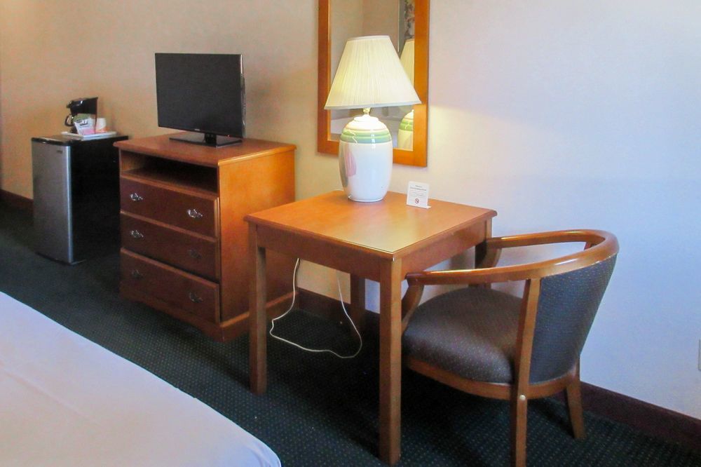 San Bernandino Inn & Suites 샌 베르나디노 외부 사진