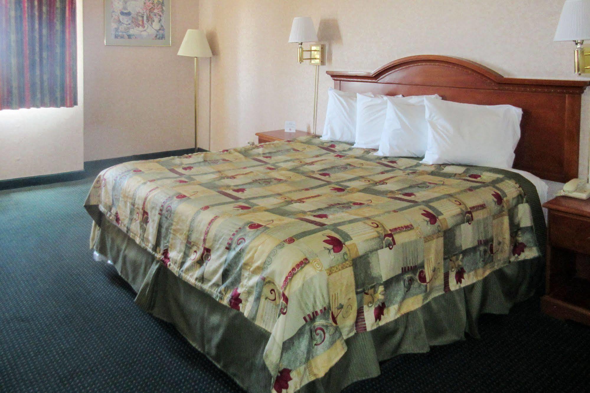 San Bernandino Inn & Suites 샌 베르나디노 외부 사진