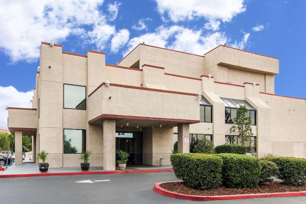 San Bernandino Inn & Suites 샌 베르나디노 외부 사진