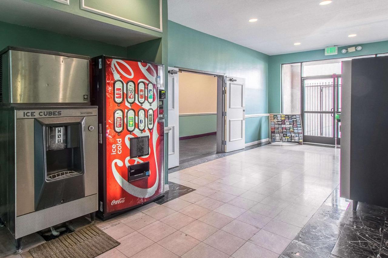 San Bernandino Inn & Suites 샌 베르나디노 외부 사진