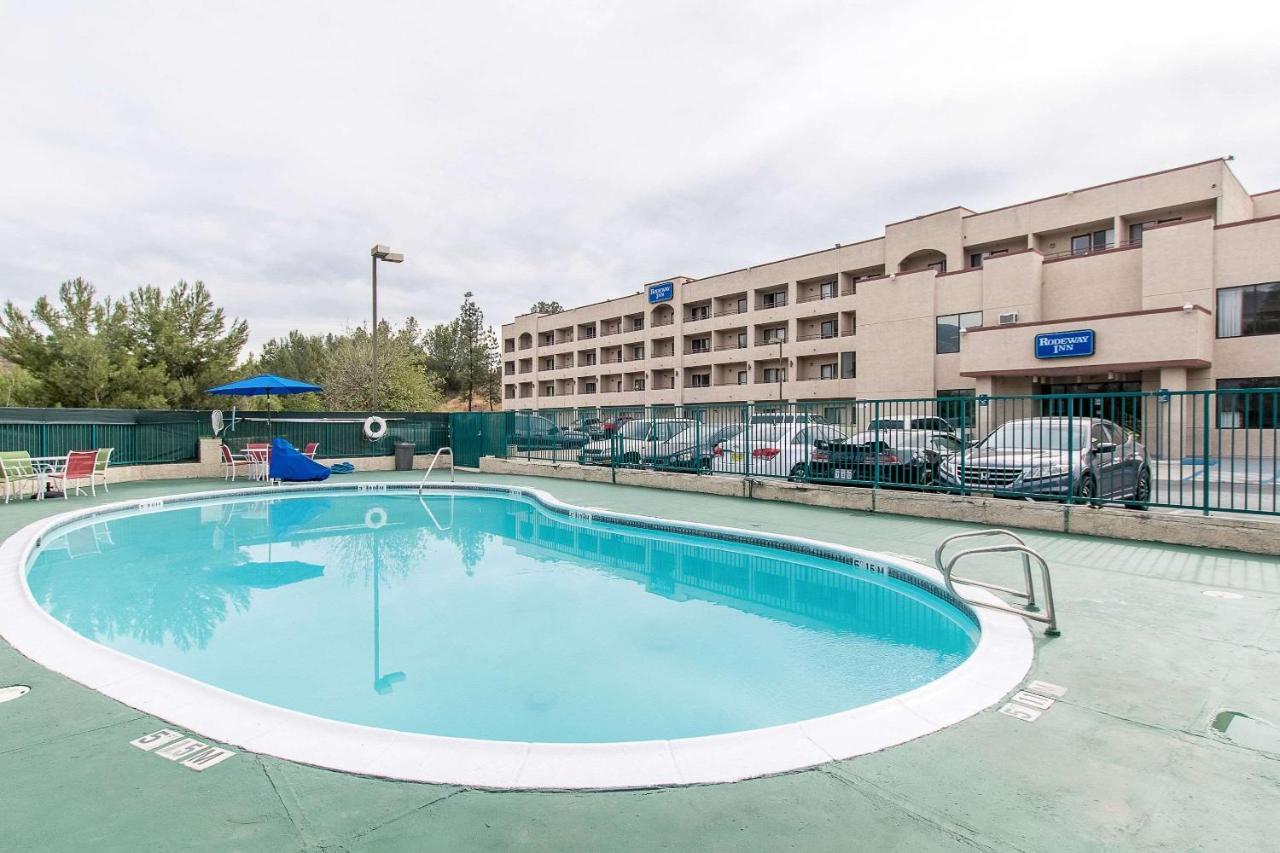 San Bernandino Inn & Suites 샌 베르나디노 외부 사진