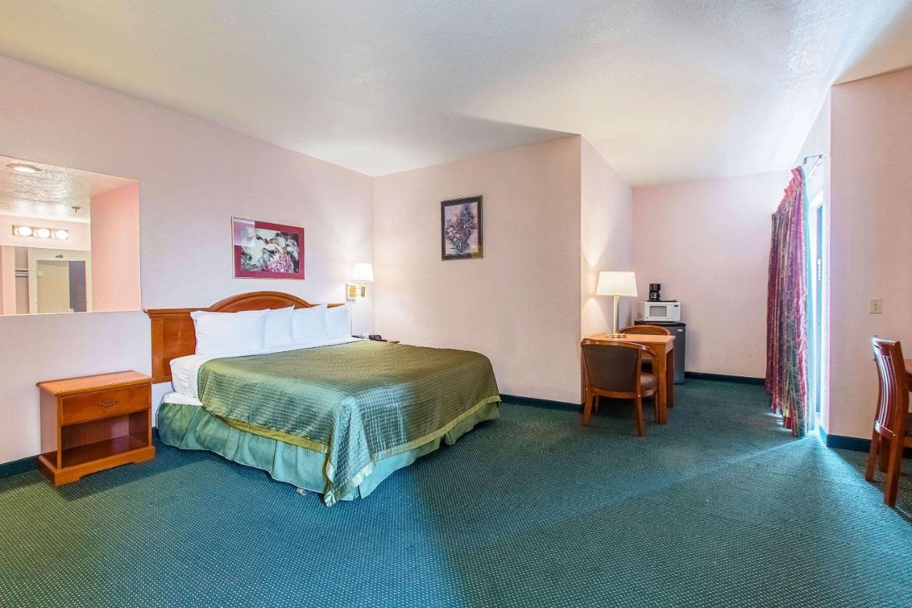 San Bernandino Inn & Suites 샌 베르나디노 외부 사진